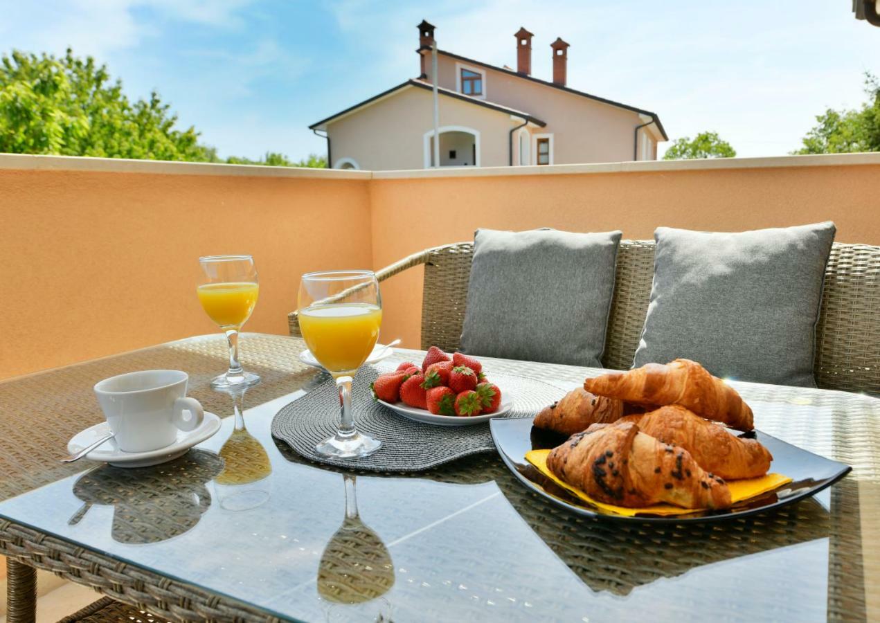 Villa Aromatica Vižinada Exteriör bild